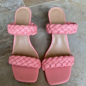 Pink Sandals with Rounded heel and Woven straps